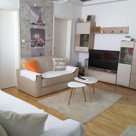 Apartment Veles Bagian luar foto